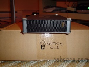 Popcorn Hour A-100 - Side view
